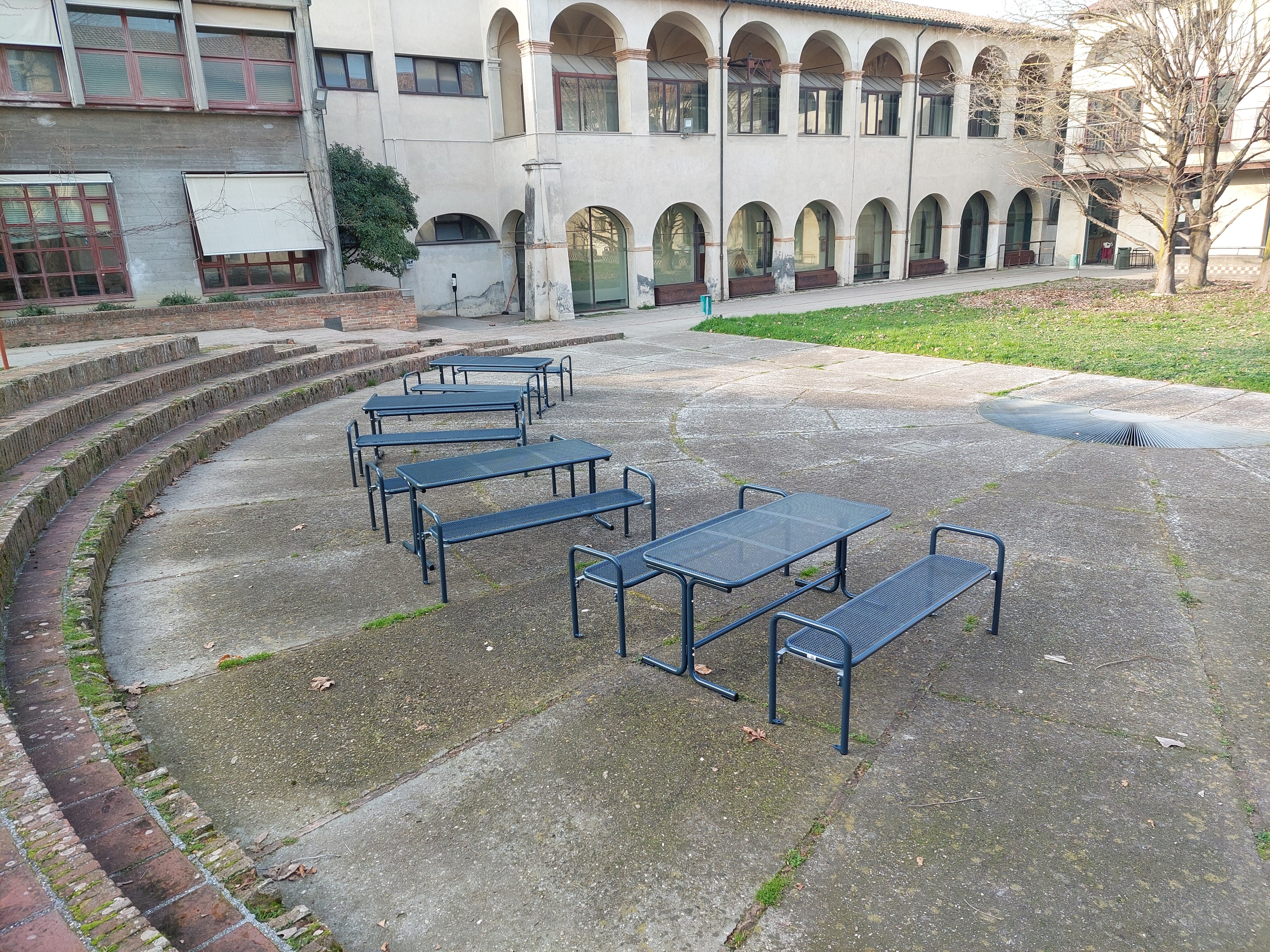 SEDORA Charisma Harmony – Panchina in griglia metallica con o senza schienale