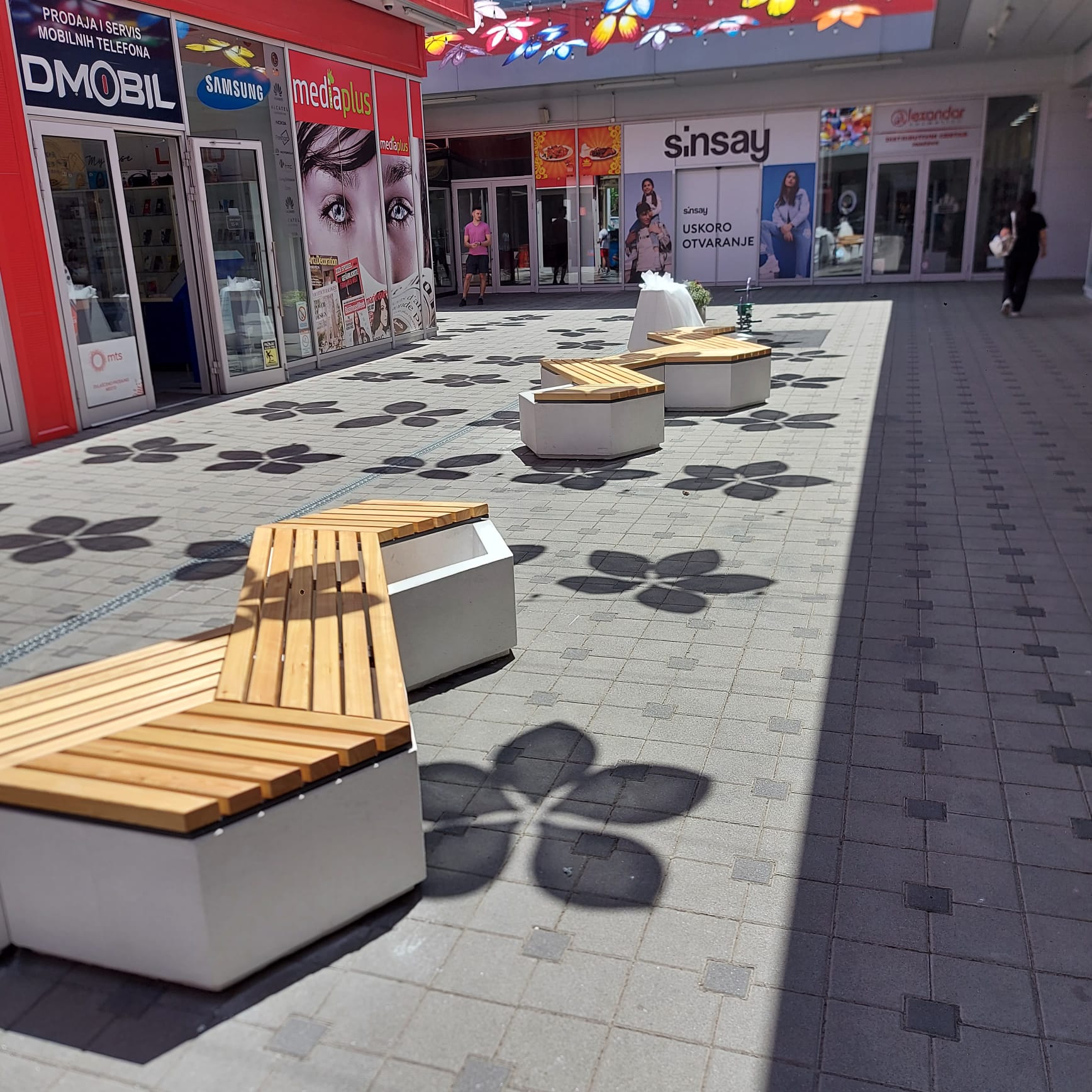 SEDORA Sistema modulare con fioriere integrate dal design esagonale (HEXAGON)