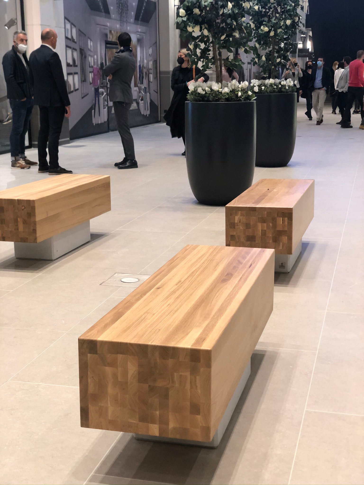SEDORA Panchina compatta dal design materico e contemporaneo (PKDB055)
