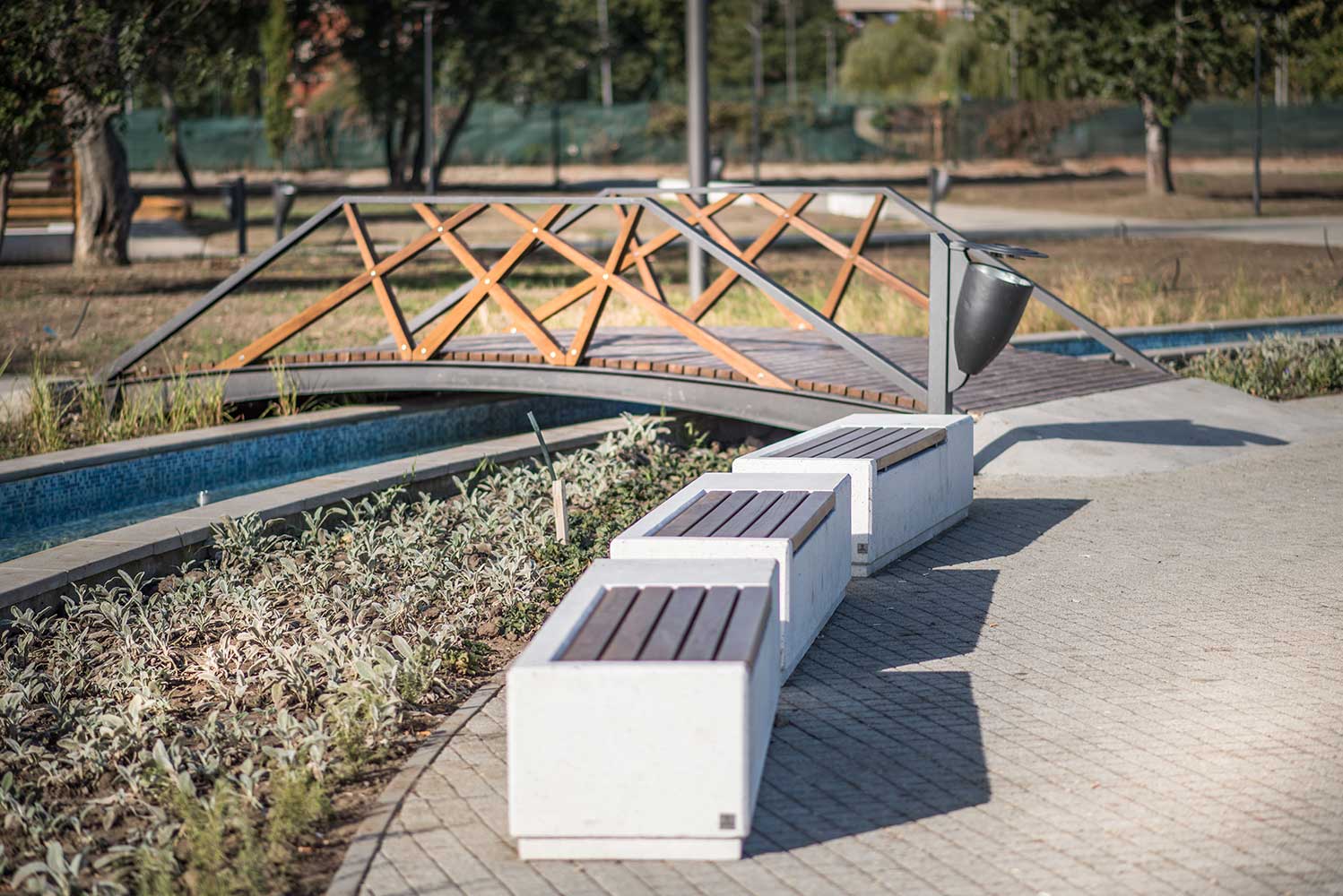 SEDORA Panchina dal design materico e contemporaneo (PKDB001)