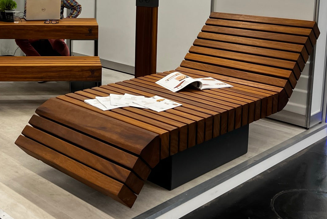 SEDORA Lettino urbano dal design contemporaneo e avvolgente (PLDS100)